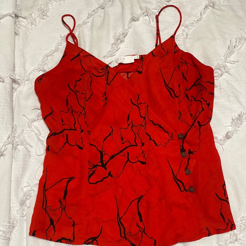 Astr the label top